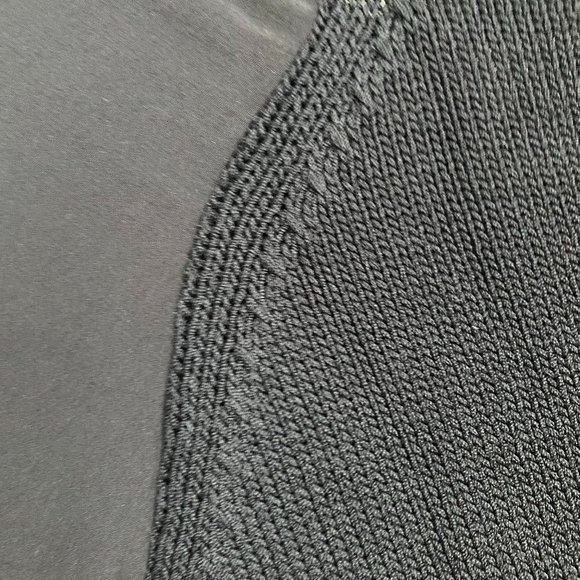 SILK V-Neck black TOP - Picture 4 of 4